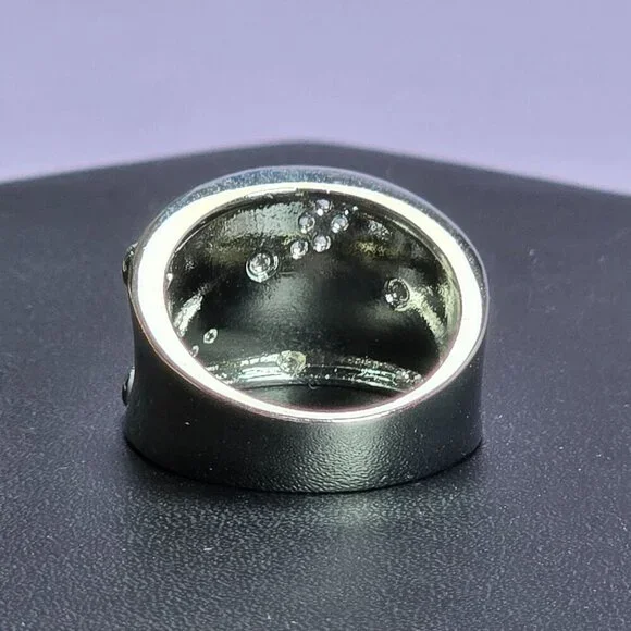 Silvery Pink & White Enamel Floral Ring With Sparkling CZ Size 7 - Picture 5 of 6